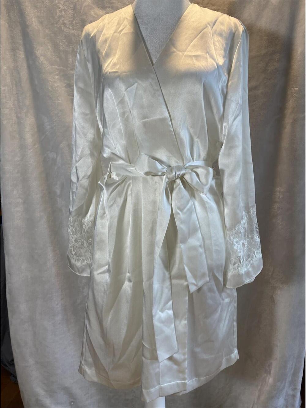 Vintage Valentino Intimo Bridal Satin And Lace Midi Robe Petite